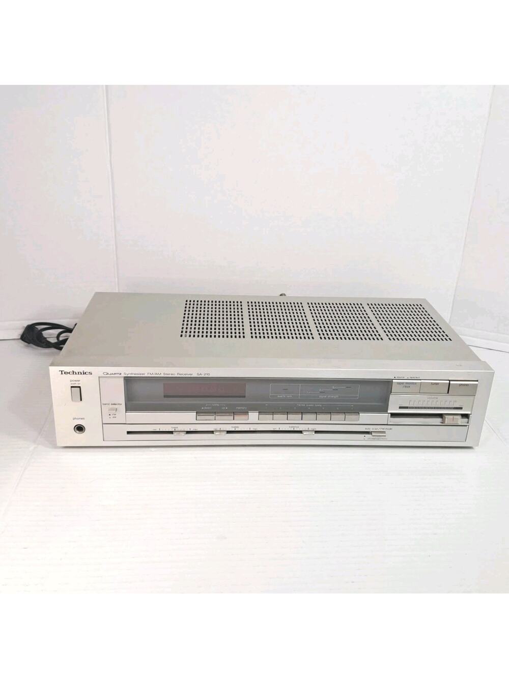 Technics SA-210 Vintage 1980's Quartz Synthesizer FM/AM Stereo Receiver Tested